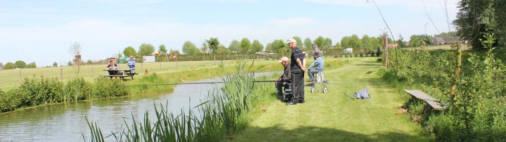 Camping met visvijver