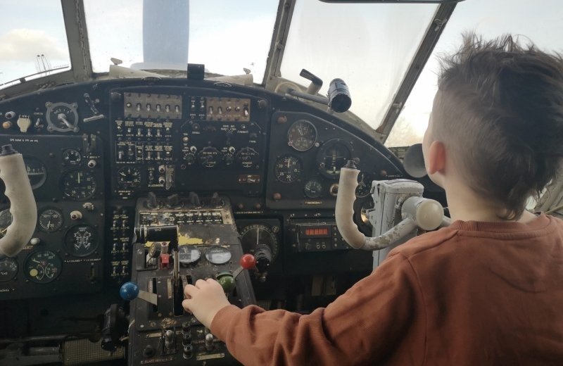 Cockpit vliegtuig slapen in unieke accommodatie