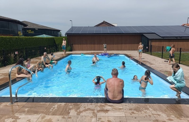 Zwembad geelenhoof01