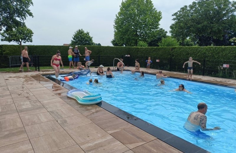 Zwembad geelenhoof03